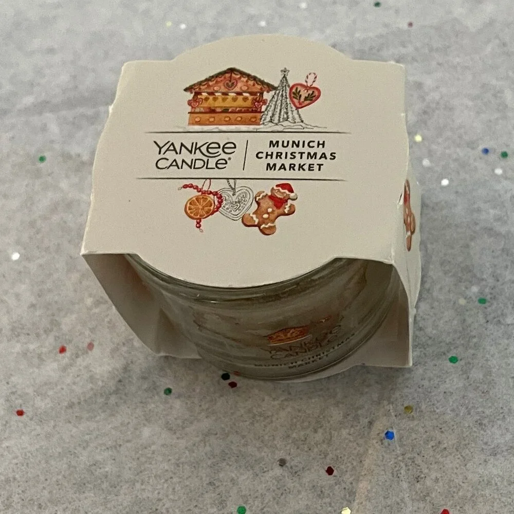 Yankee Candle Holiday Silver Tote - Free Mini Candle
